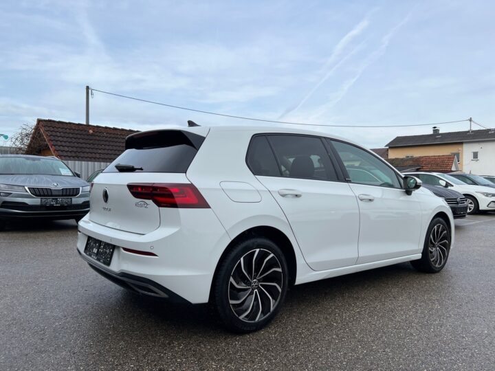Abbildung Fahrzeugdetailansicht Volkswagen Golf - Nr. 2