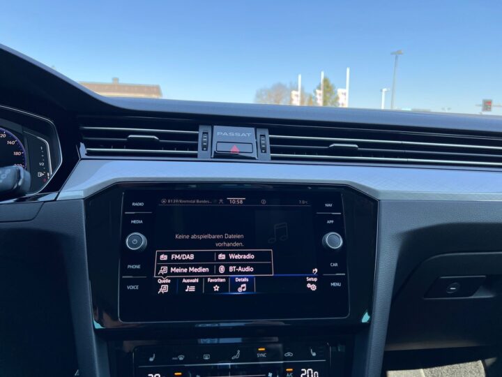 Abbildung Fahrzeugdetailansicht Volkswagen Passat Variant - Nr. 21