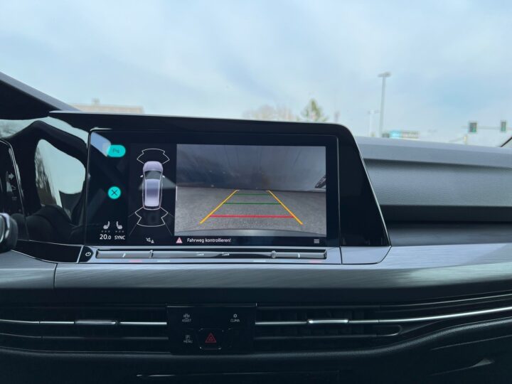 Abbildung Fahrzeugdetailansicht Volkswagen Golf Variant - Nr. 27