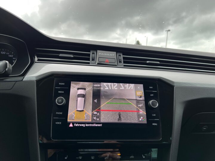 Abbildung Fahrzeugdetailansicht Volkswagen Passat Variant - Nr. 27