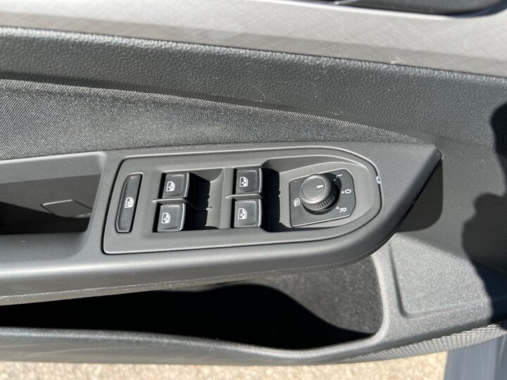 Abbildung Fahrzeugdetailansicht Volkswagen Golf Variant - Nr. 30