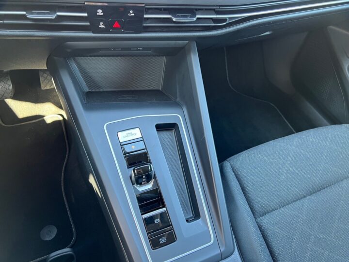 Abbildung Fahrzeugdetailansicht Volkswagen Golf Variant - Nr. 29