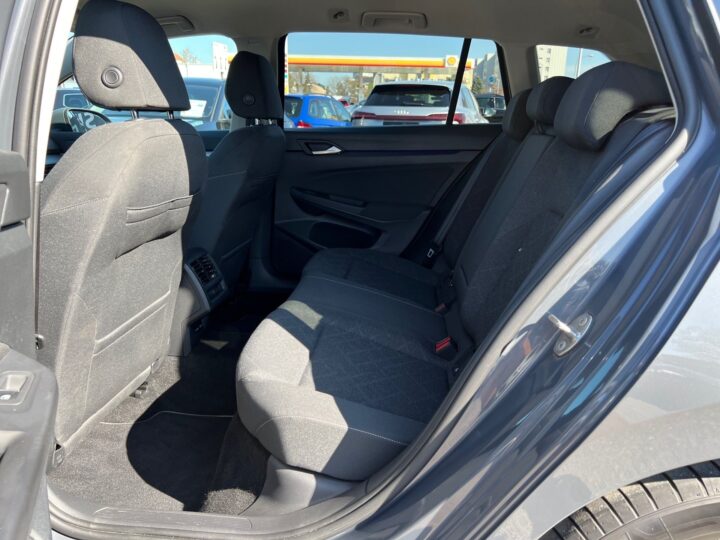 Abbildung Fahrzeugdetailansicht Volkswagen Golf Variant - Nr. 12