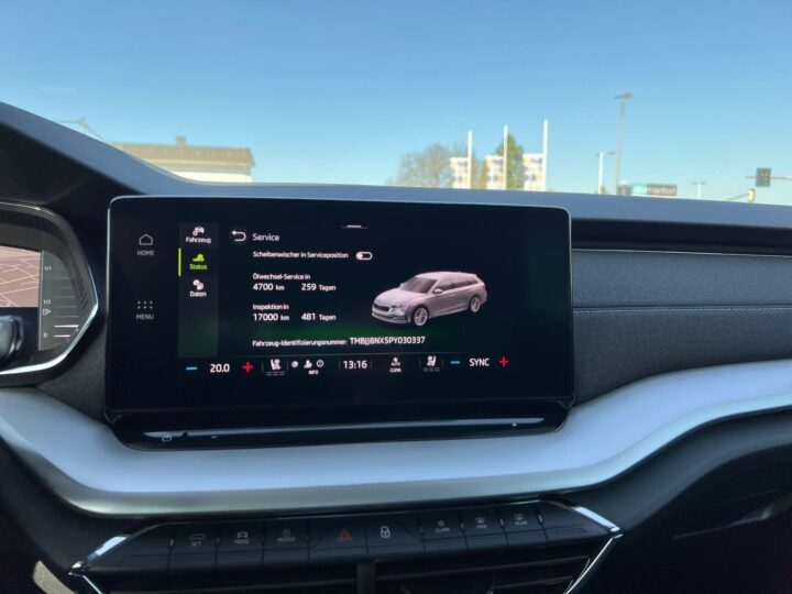 Abbildung Fahrzeugdetailansicht Skoda Octavia - Nr. 27