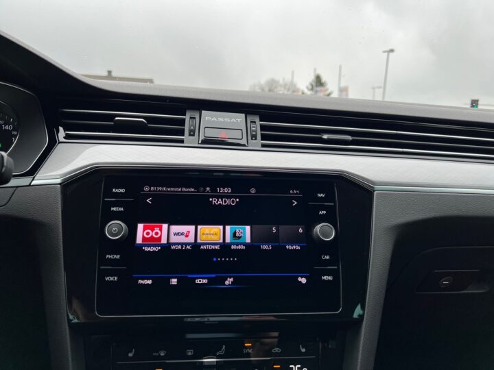 Abbildung Fahrzeugdetailansicht Volkswagen Passat Variant - Nr. 19