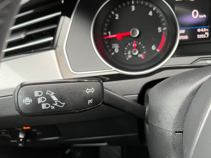 Abbildung Fahrzeugdetailansicht Volkswagen Passat Variant - Nr. 41