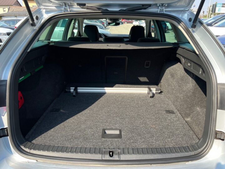 Abbildung Fahrzeugdetailansicht Skoda Octavia - Nr. 14