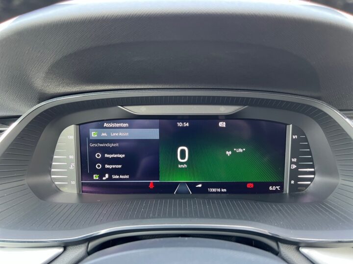 Abbildung Fahrzeugdetailansicht Skoda Octavia - Nr. 16