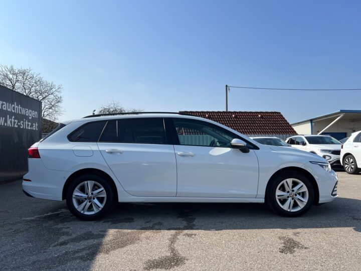 Abbildung Fahrzeugdetailansicht Volkswagen Golf Variant - Nr. 1