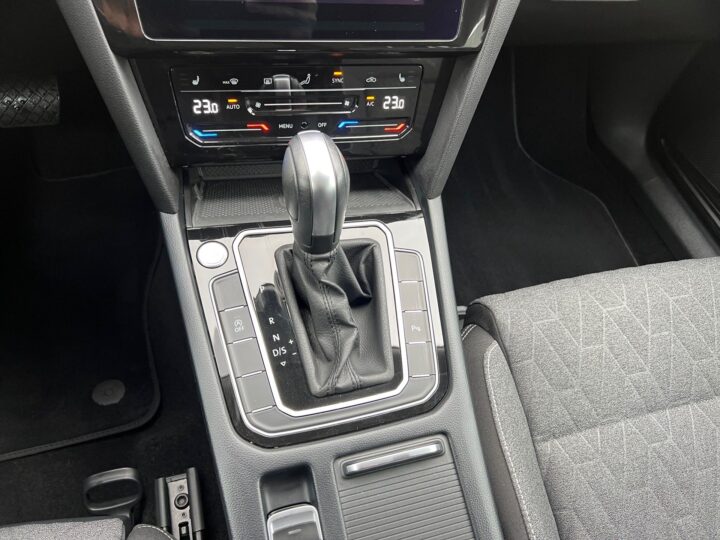 Abbildung Fahrzeugdetailansicht Volkswagen Passat Variant - Nr. 28