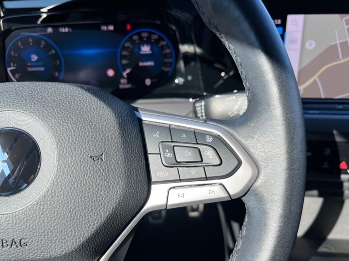 Abbildung Fahrzeugdetailansicht Volkswagen Golf - Nr. 38