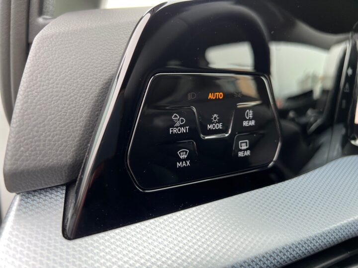 Abbildung Fahrzeugdetailansicht Volkswagen Golf - Nr. 43