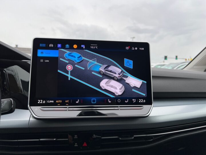 Abbildung Fahrzeugdetailansicht Volkswagen Golf - Nr. 24