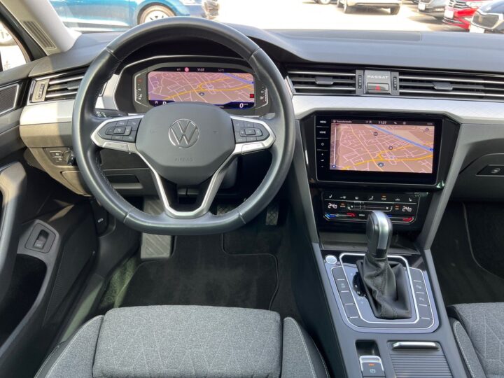 Abbildung Fahrzeugdetailansicht Volkswagen Passat Variant - Nr. 10