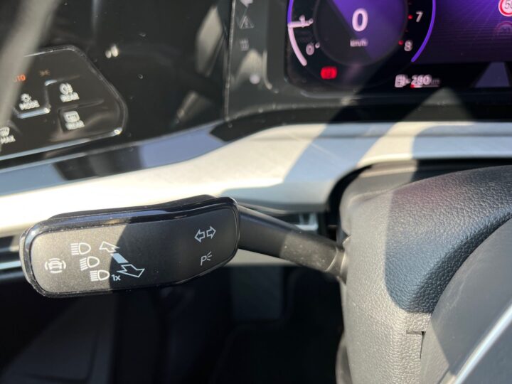 Abbildung Fahrzeugdetailansicht Volkswagen Golf Variant - Nr. 40