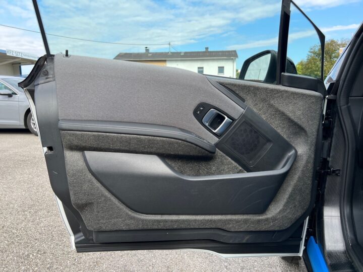 Abbildung Fahrzeugdetailansicht BMW i3 - Nr. 28