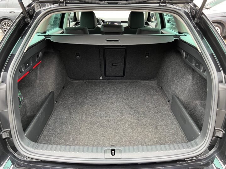 Abbildung Fahrzeugdetailansicht Skoda Octavia - Nr. 14