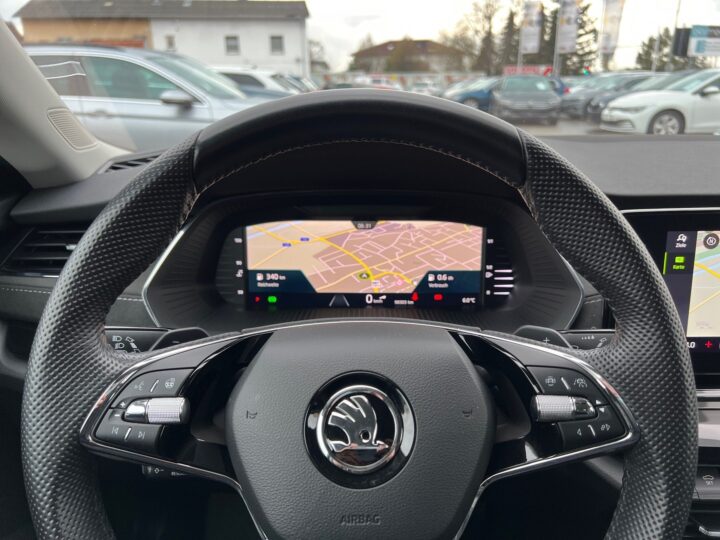 Abbildung Fahrzeugdetailansicht Skoda Octavia - Nr. 15