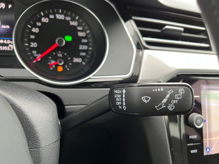 Abbildung Fahrzeugdetailansicht Volkswagen Passat Variant - Nr. 40