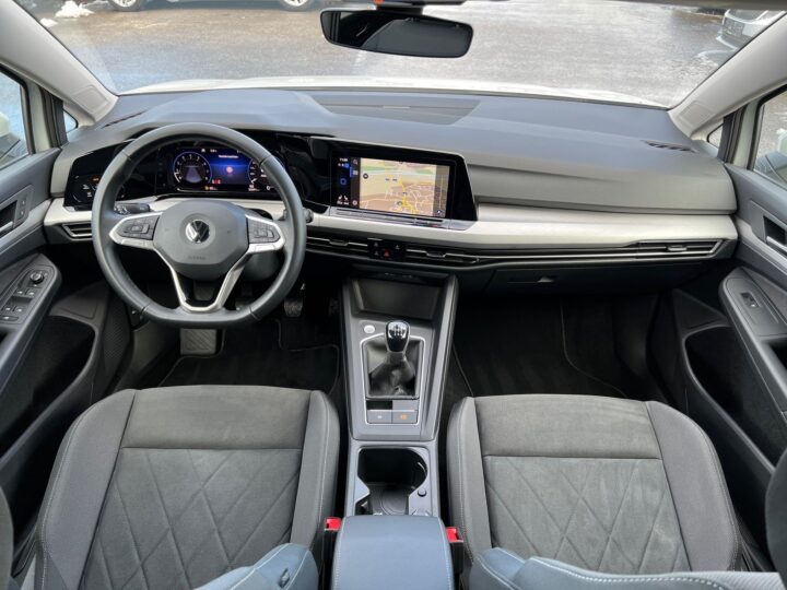 Abbildung Fahrzeugdetailansicht Volkswagen Golf Variant - Nr. 8