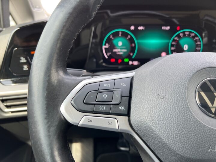 Abbildung Fahrzeugdetailansicht Volkswagen Golf Variant - Nr. 40