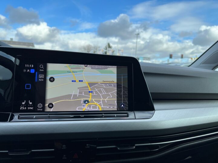 Abbildung Fahrzeugdetailansicht Volkswagen Golf Variant - Nr. 24