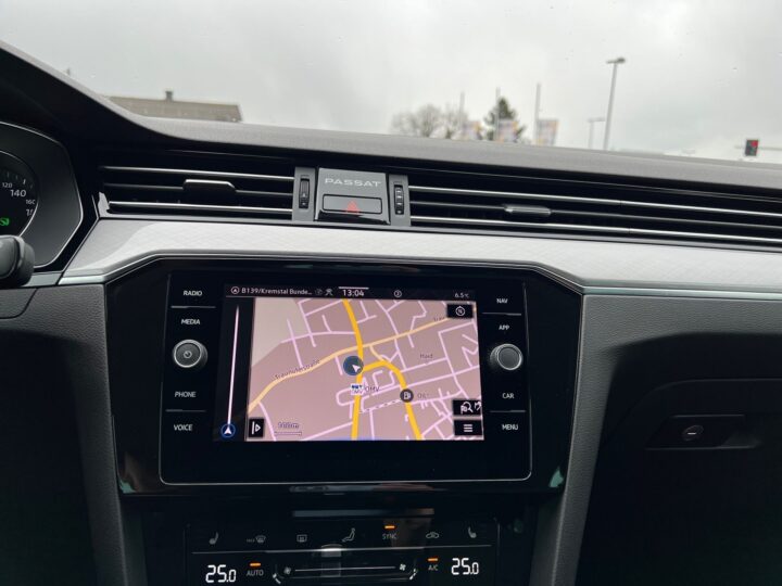 Abbildung Fahrzeugdetailansicht Volkswagen Passat Variant - Nr. 24