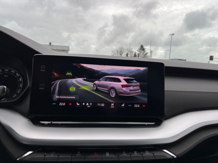 Abbildung Fahrzeugdetailansicht Skoda Octavia - Nr. 23