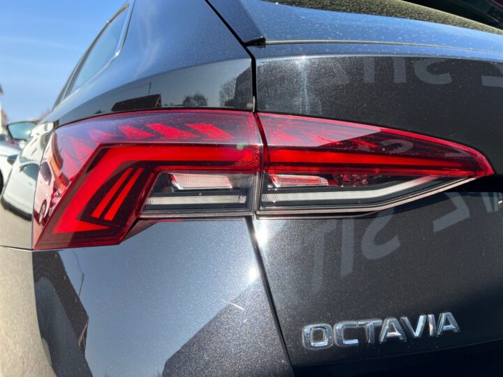 Abbildung Fahrzeugdetailansicht Skoda Octavia - Nr. 38