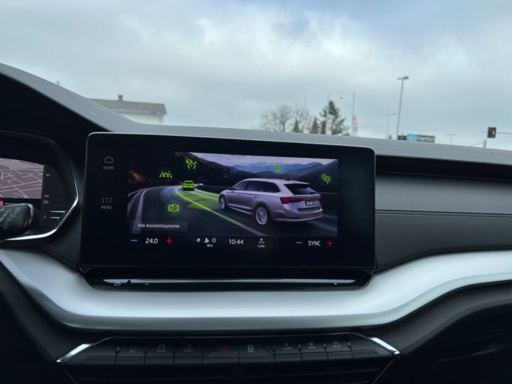 Abbildung Fahrzeugdetailansicht Skoda Octavia - Nr. 23