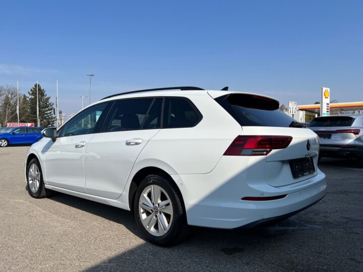 Abbildung Fahrzeugdetailansicht Volkswagen Golf Variant - Nr. 4