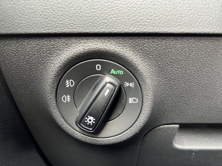 Abbildung Fahrzeugdetailansicht Skoda Karoq - Nr. 42