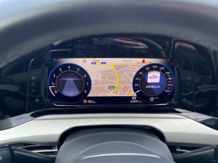 Abbildung Fahrzeugdetailansicht Volkswagen Golf Variant - Nr. 15