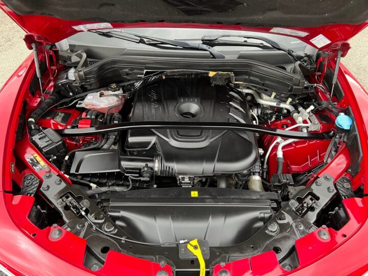 Abbildung Fahrzeugdetailansicht Alfa Romeo Stelvio - Nr. 32