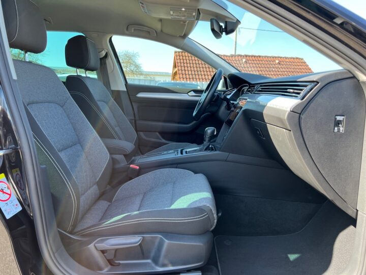 Abbildung Fahrzeugdetailansicht Volkswagen Passat Variant - Nr. 10