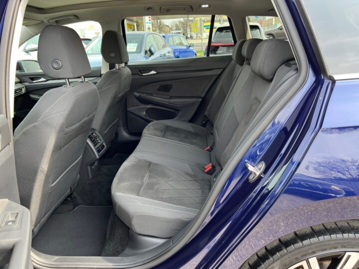 Abbildung Fahrzeugdetailansicht Volkswagen Golf Variant - Nr. 13