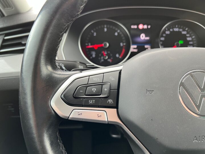 Abbildung Fahrzeugdetailansicht Volkswagen Passat Variant - Nr. 41