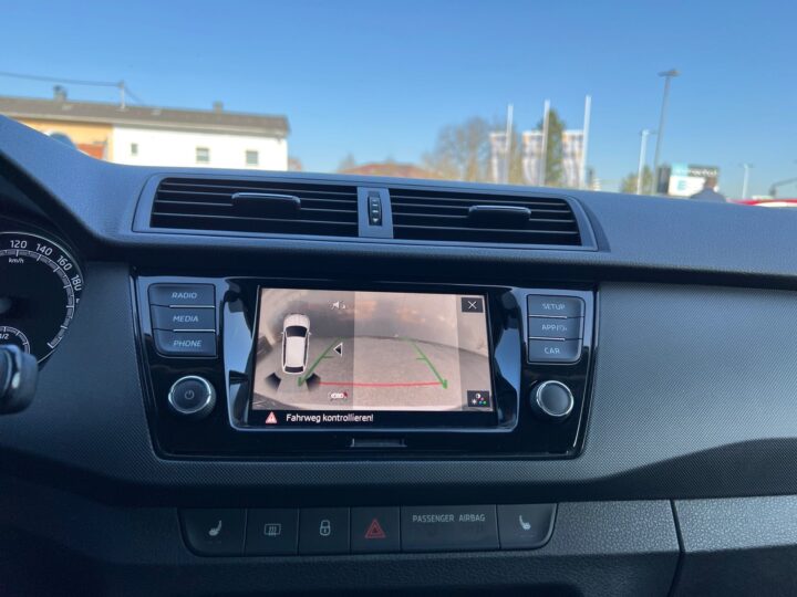 Abbildung Fahrzeugdetailansicht Skoda Fabia - Nr. 23