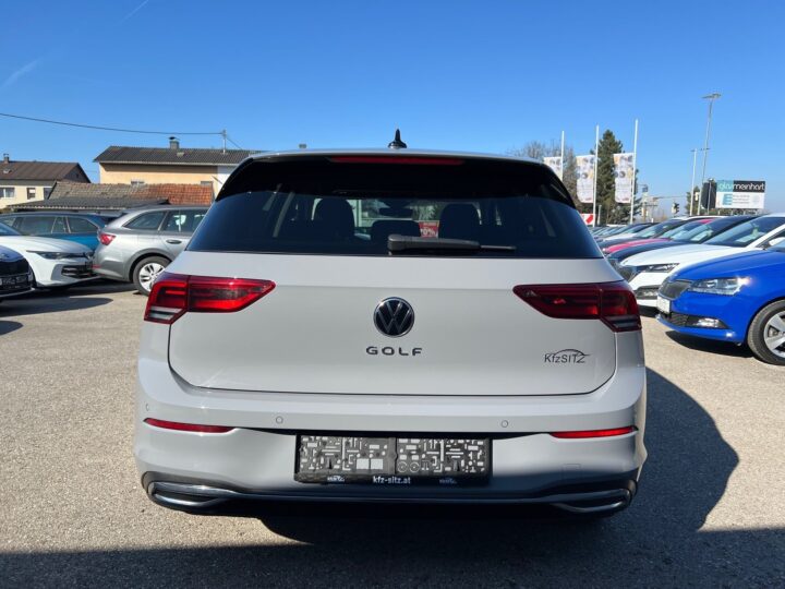 Abbildung Fahrzeugdetailansicht Volkswagen Golf - Nr. 3