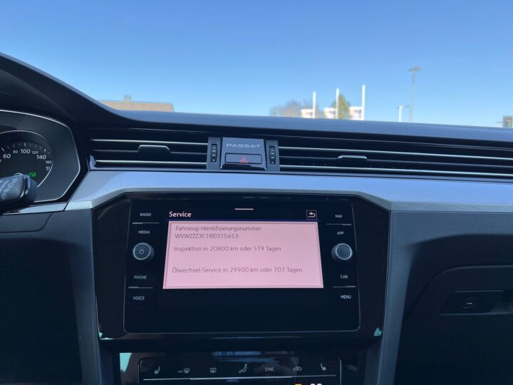 Abbildung Fahrzeugdetailansicht Volkswagen Passat Variant - Nr. 25