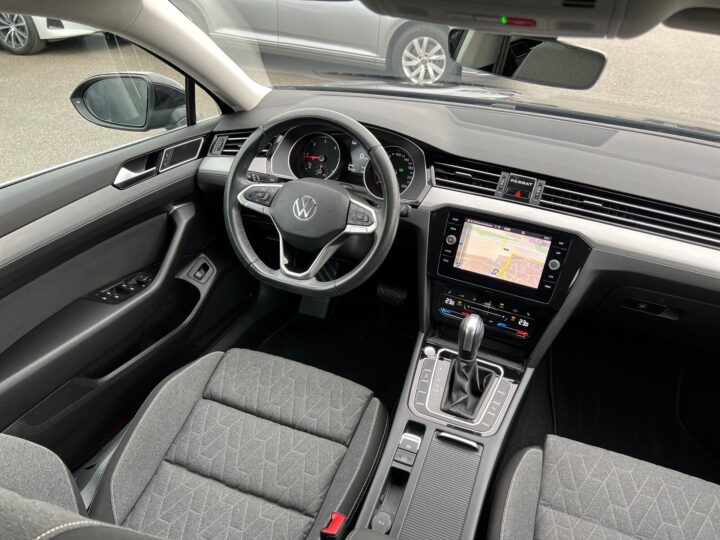 Abbildung Fahrzeugdetailansicht Volkswagen Passat Variant - Nr. 11