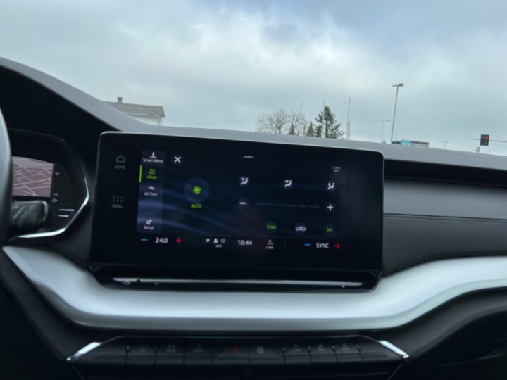 Abbildung Fahrzeugdetailansicht Skoda Octavia - Nr. 25