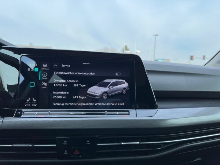 Abbildung Fahrzeugdetailansicht Volkswagen Golf Variant - Nr. 25