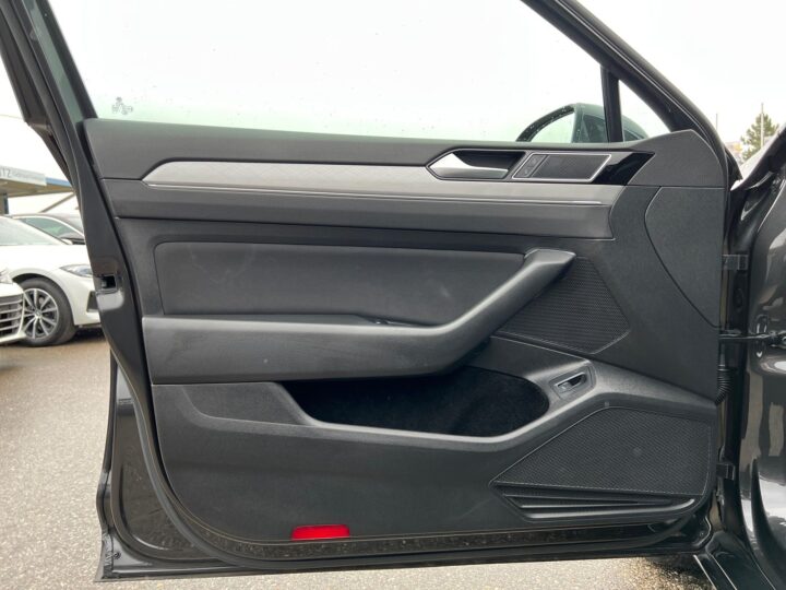 Abbildung Fahrzeugdetailansicht Volkswagen Passat Variant - Nr. 29