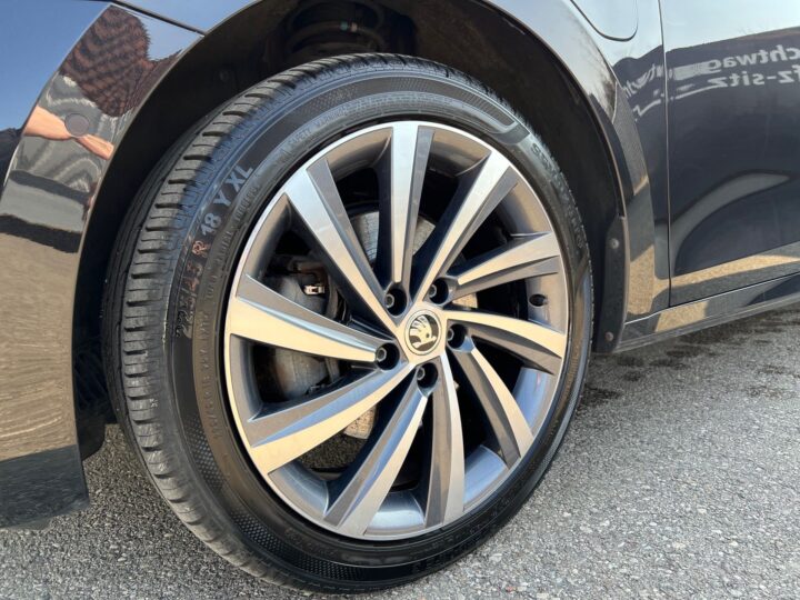 Abbildung Fahrzeugdetailansicht Skoda Octavia - Nr. 37