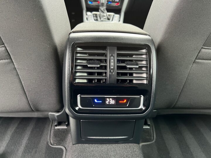 Abbildung Fahrzeugdetailansicht Volkswagen Passat Variant - Nr. 32