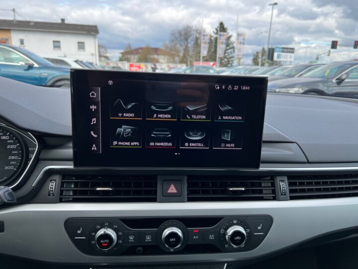 Abbildung Fahrzeugdetailansicht Audi A4 - Nr. 18