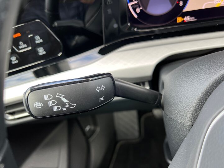 Abbildung Fahrzeugdetailansicht Volkswagen Golf Variant - Nr. 39