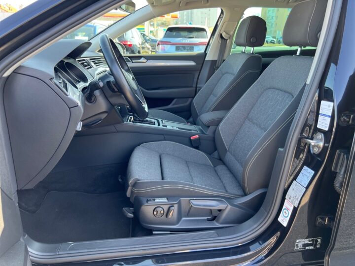 Abbildung Fahrzeugdetailansicht Volkswagen Passat Variant - Nr. 12