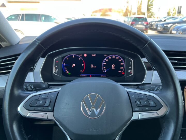Abbildung Fahrzeugdetailansicht Volkswagen Passat Variant - Nr. 16